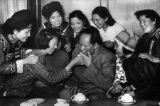 10b-mao-with-women.jpg